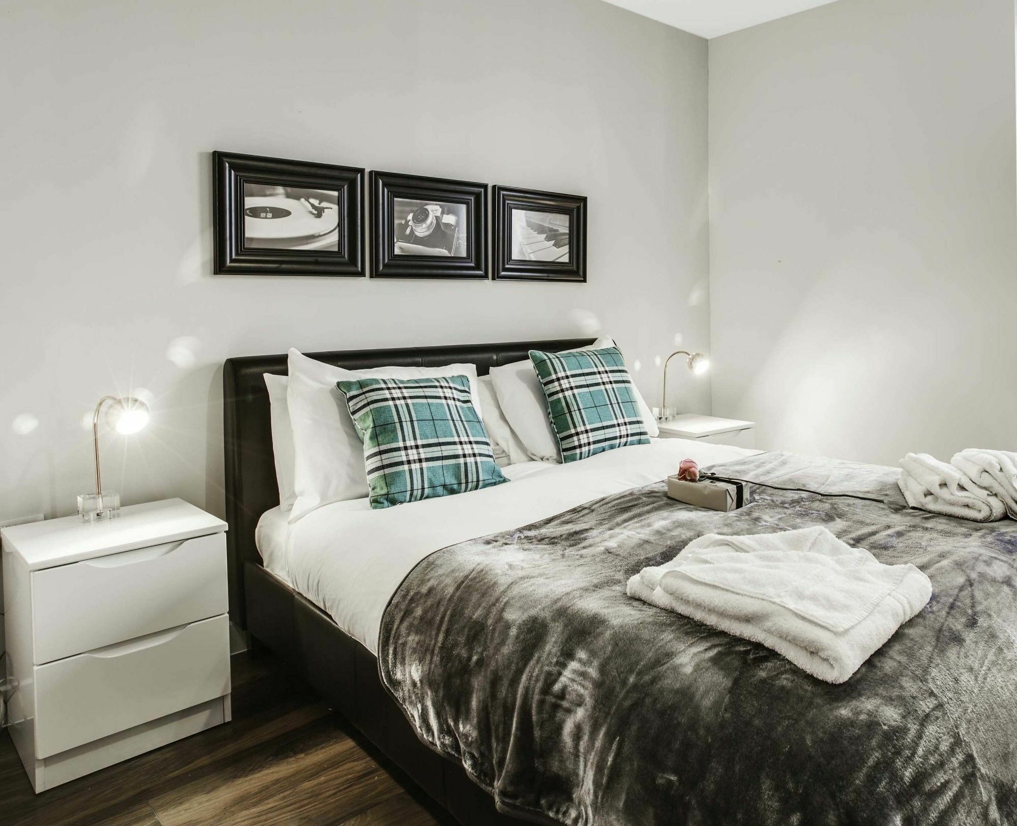 Approved Serviced Apartments Gorse Hill 맨체스터 외부 사진