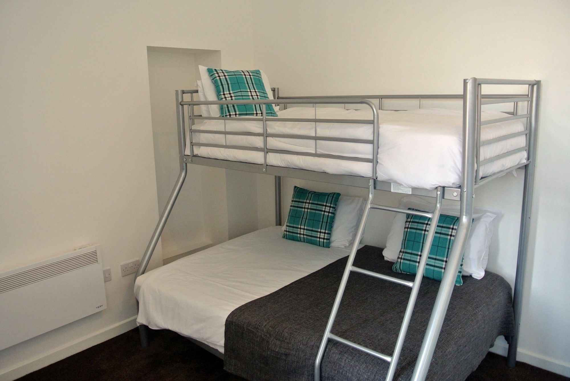 Approved Serviced Apartments Gorse Hill 맨체스터 외부 사진
