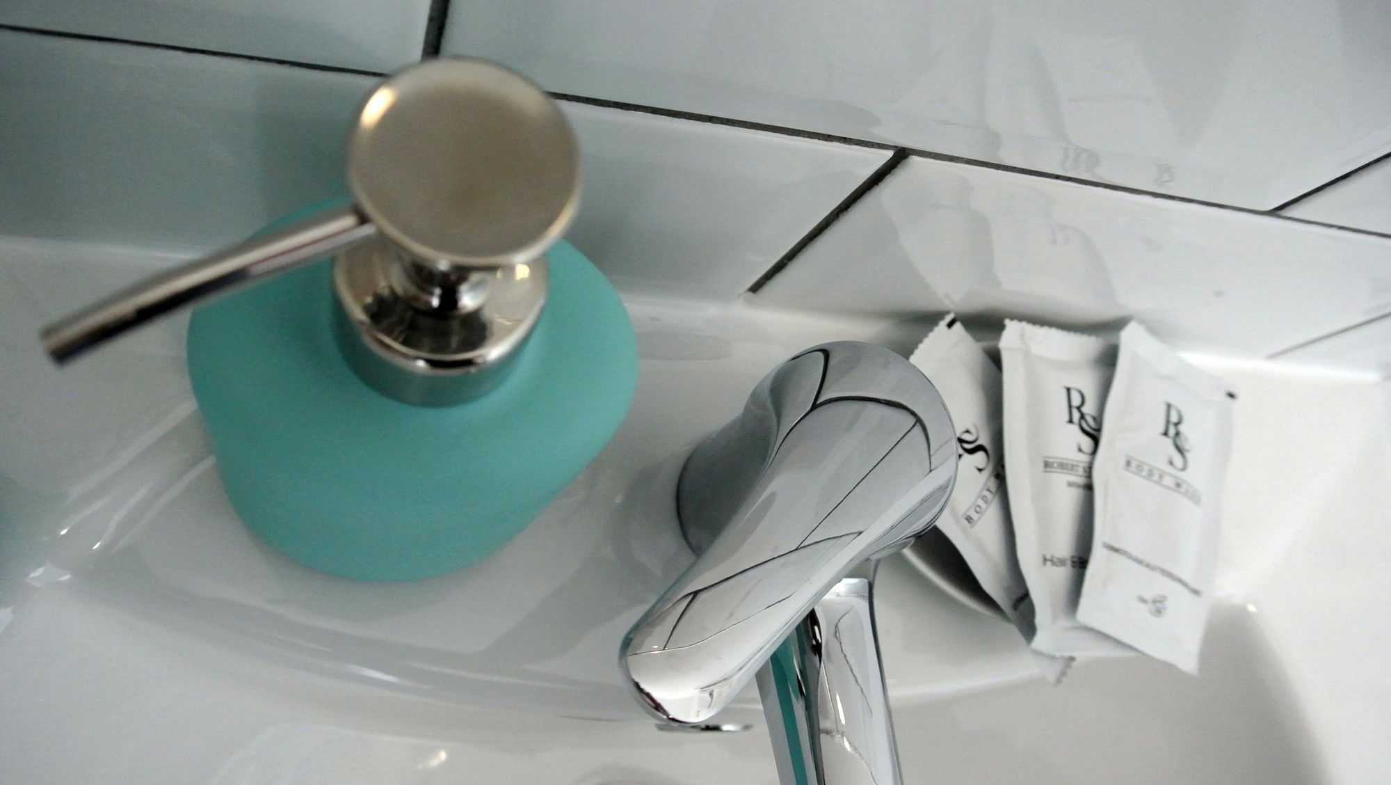 Approved Serviced Apartments Gorse Hill 맨체스터 외부 사진